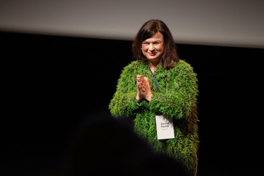 Sanna Perkiö esitteli CSRD raportointia Ecobion kestävän kehityksen seminaarissa